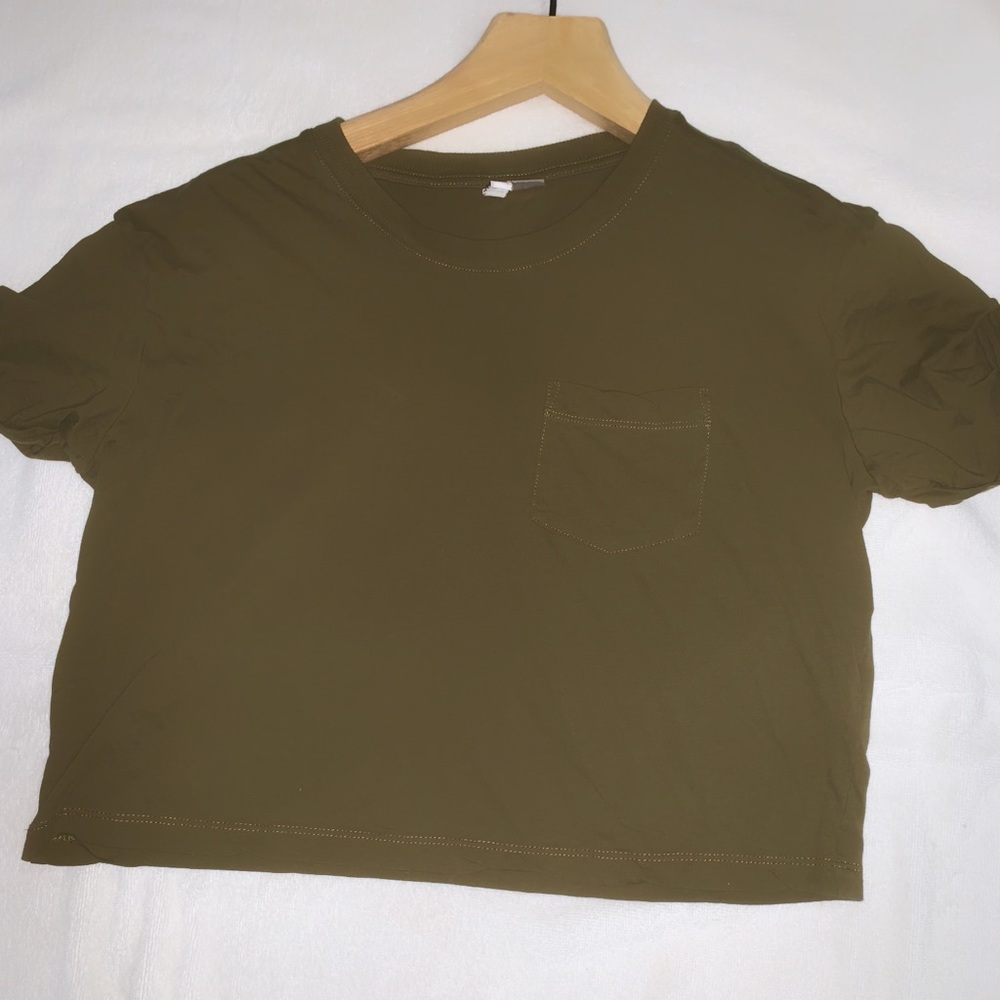 A crop top shirt